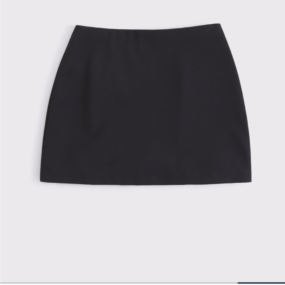 Abercrombie Scarlet Skort BNWT
